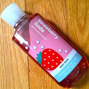 NWT Bath & Body Works Strawberry Soda Body Wash
